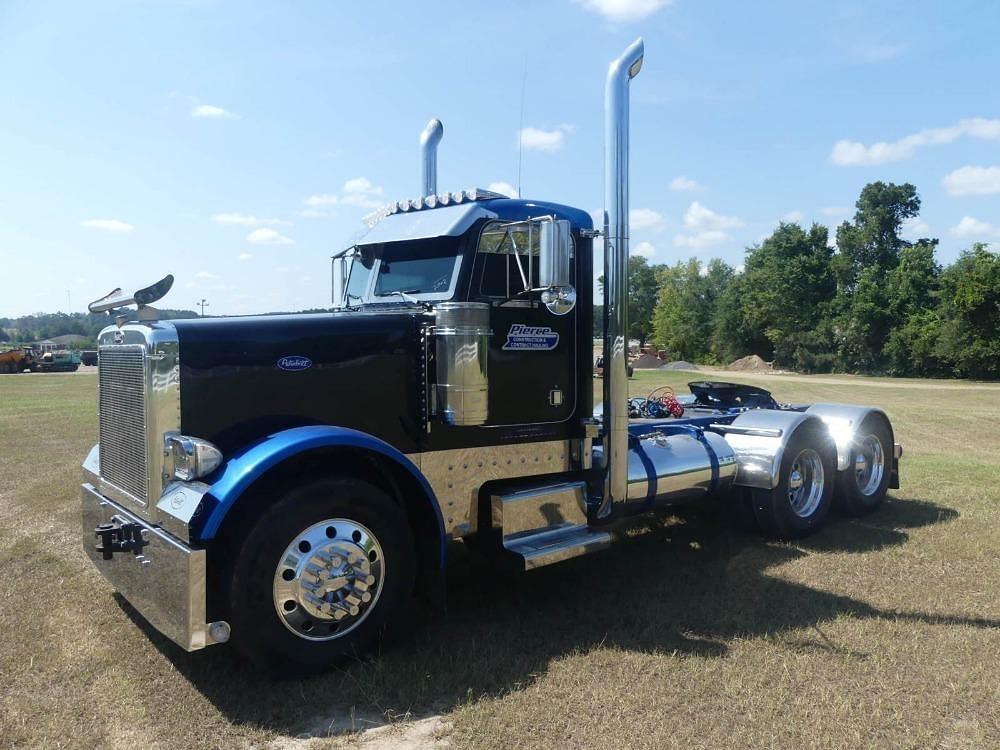 Image of Peterbilt 379 Primary image