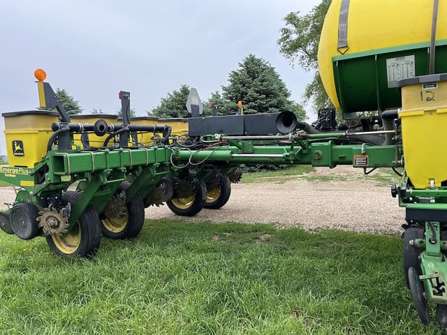 Image of John Deere 1770 equipment image 2