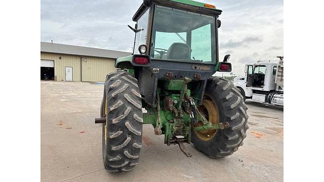 Image of John Deere 4440 equipment image 3