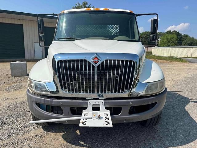 Image of International Durastar 4300 equipment image 1