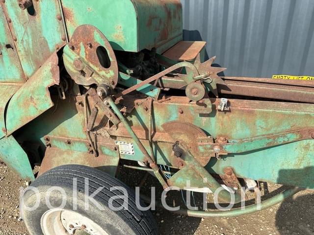 Image of Oliver 62 equipment image 4