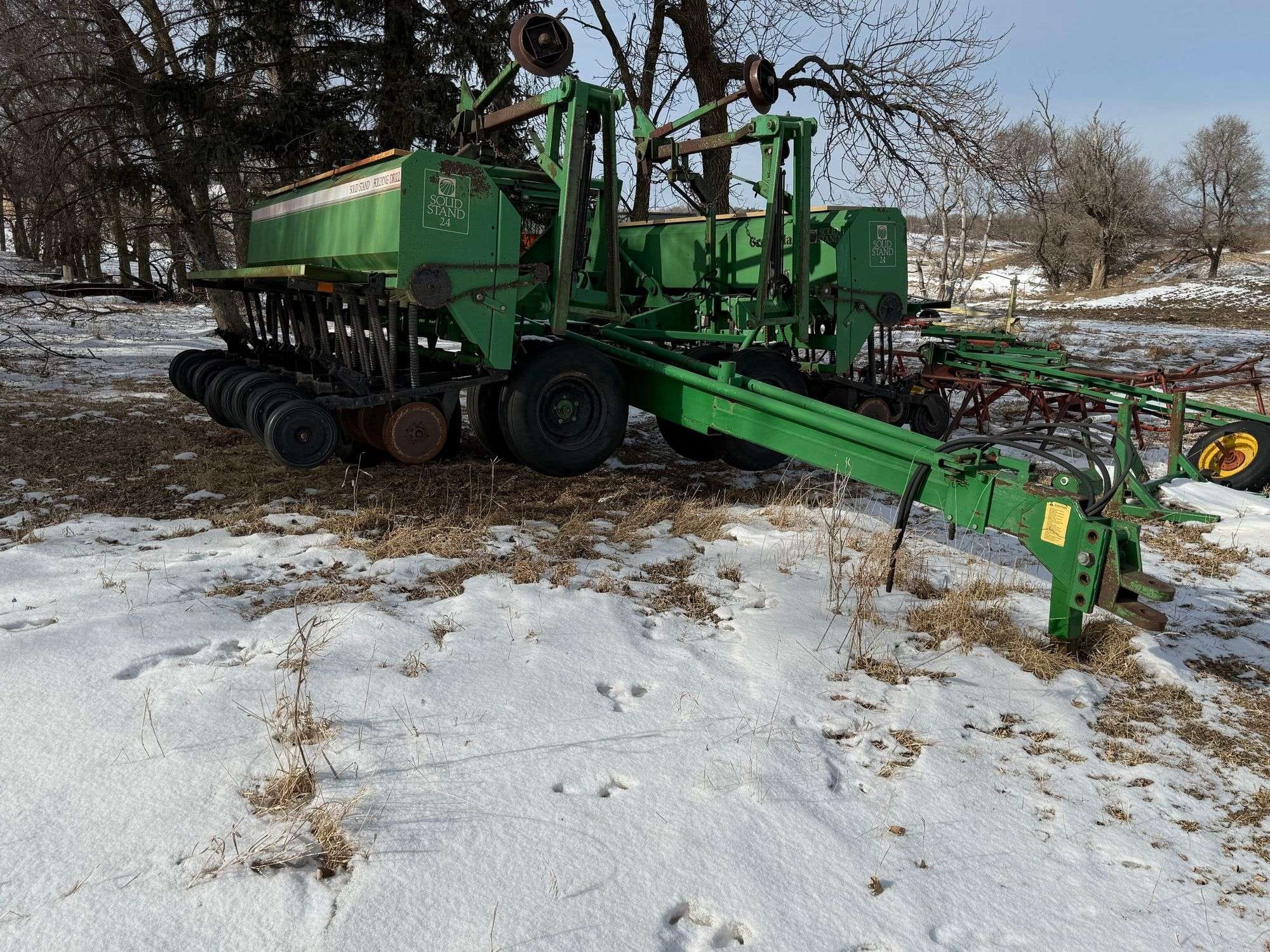 Great Plains Solid Stand 24 Equipment Image0