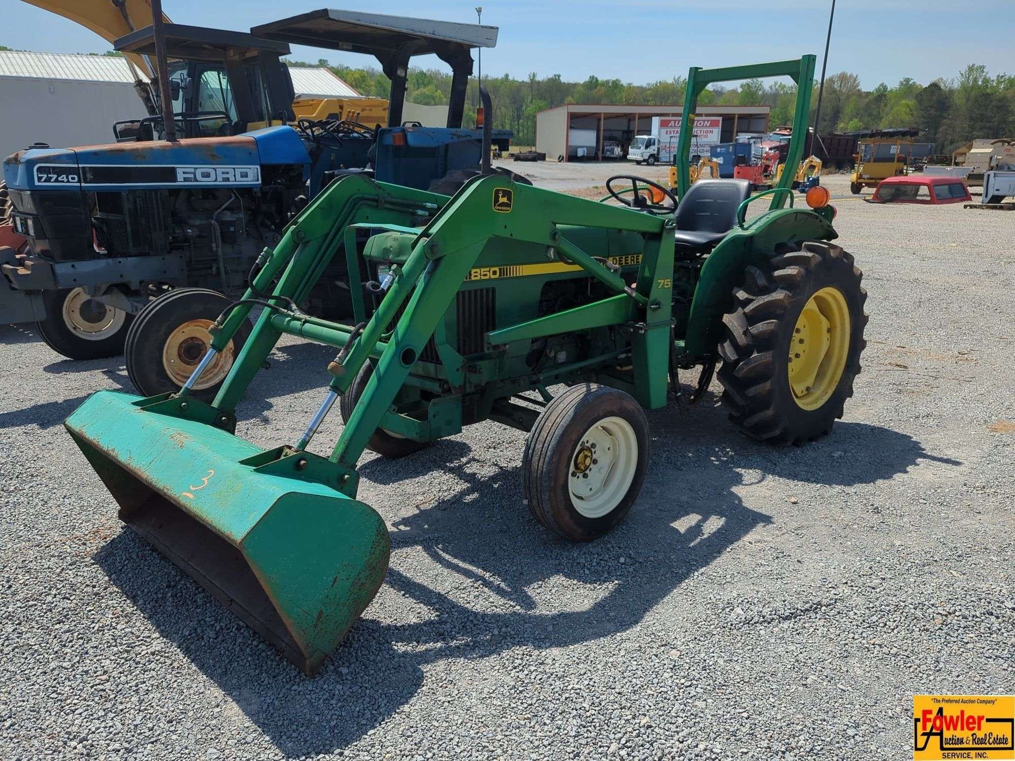 John Deere 850 Equipment Image0