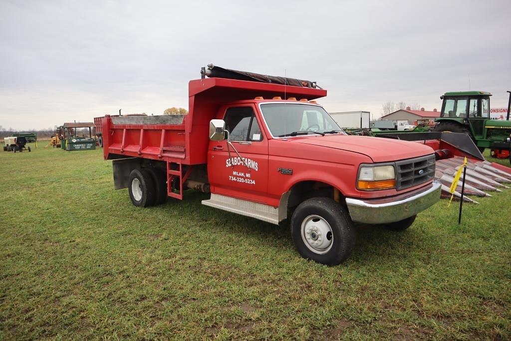 Image of Ford F-350 Primary image