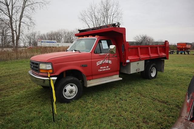 Image of Ford F-350 equipment image 2