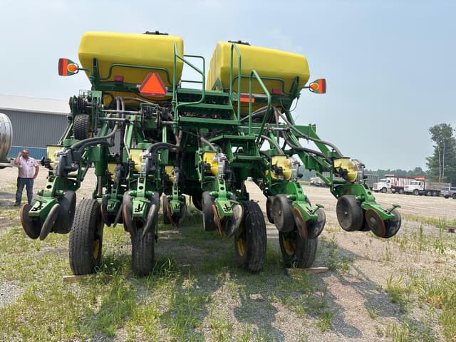 Image of John Deere 1790 equipment image 3