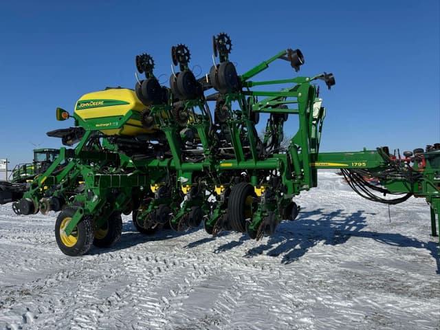 Image of John Deere 1795 equipment image 2