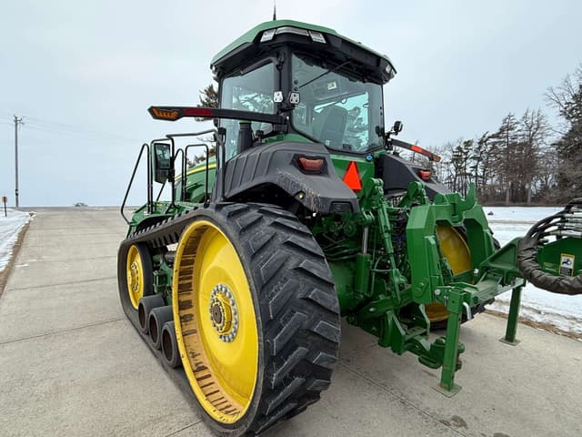 Image of John Deere 8RT 410 equipment image 3