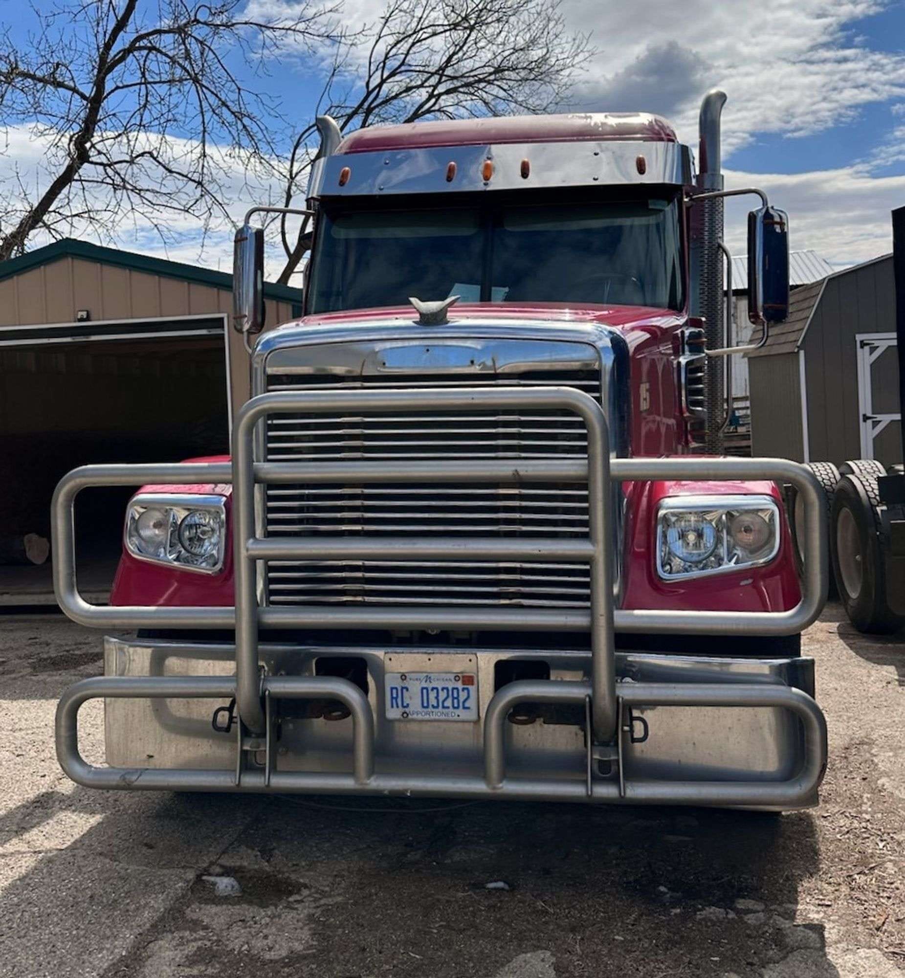 2014 Freightliner Coronado Equipment Image0