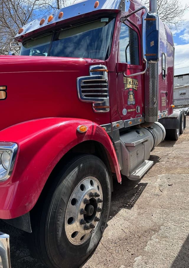 Image of Freightliner Coronado equipment image 2
