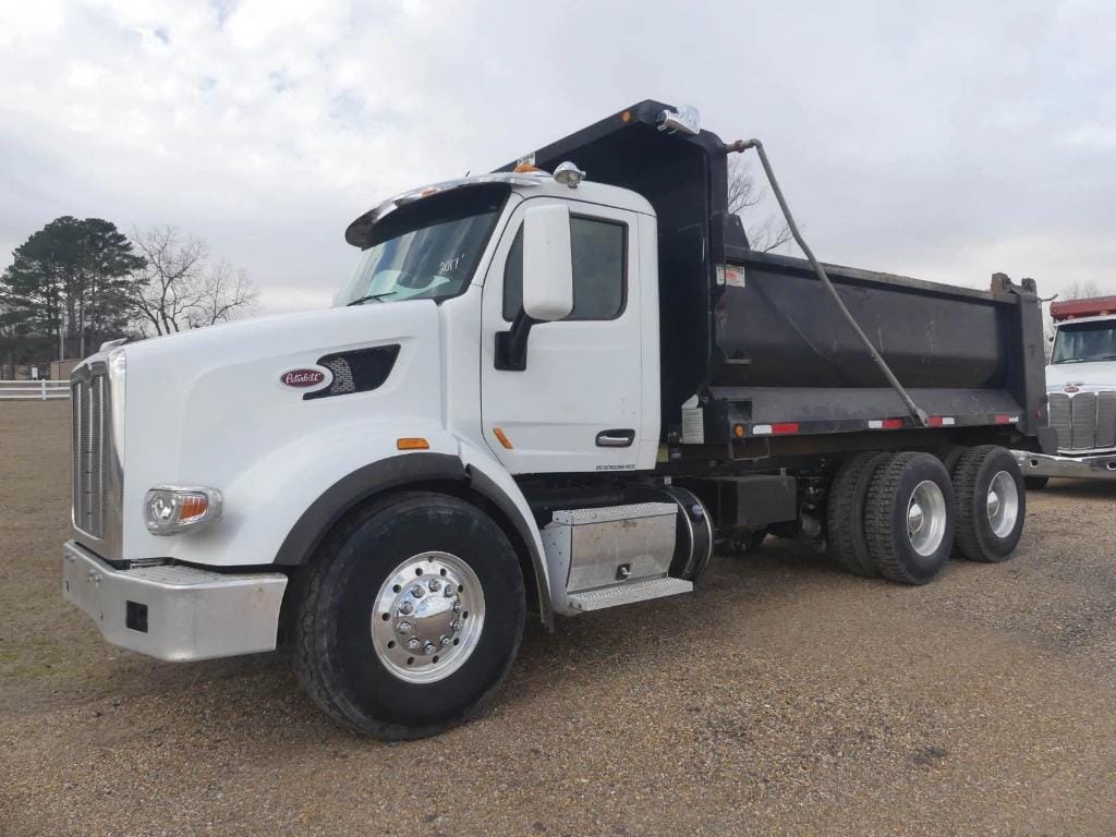 2017 Peterbilt 567 Equipment Image0