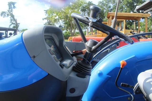 Image of New Holland TT60A equipment image 3