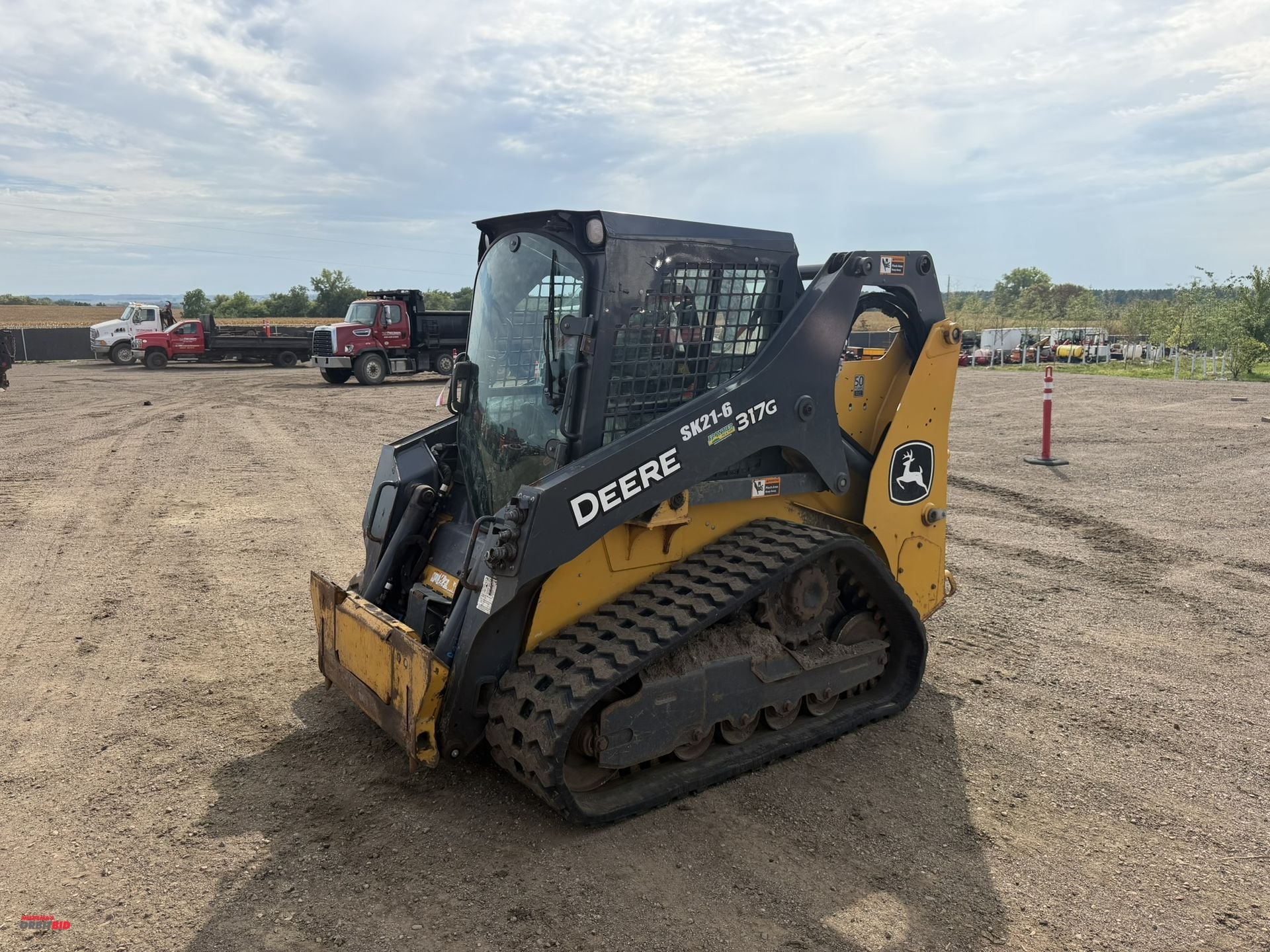 John Deere 317G Equipment Image0