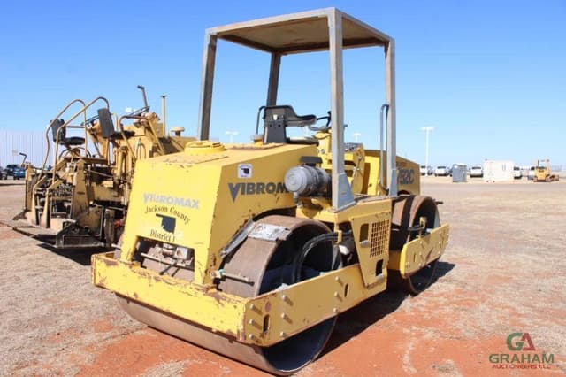 Image of Vibromax 752C equipment image 1