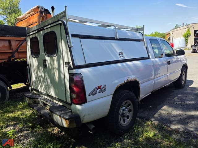Image of Chevrolet 1500 equipment image 3