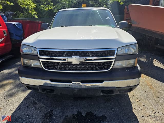 Image of Chevrolet 1500 equipment image 1