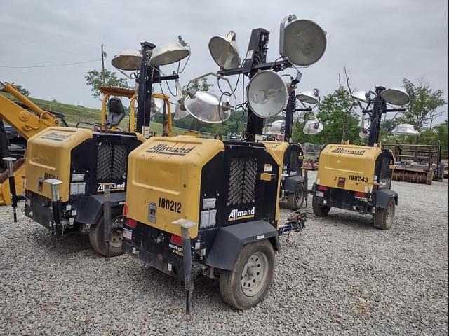 Image of Allmand  Night-Lite V-Series  equipment image 2