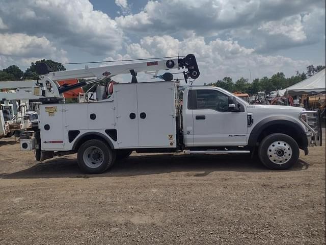 Image of Ford F-550 equipment image 2