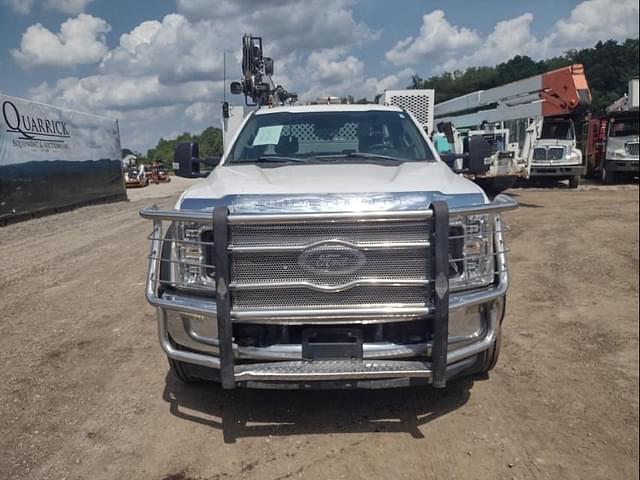 Image of Ford F-550 equipment image 1