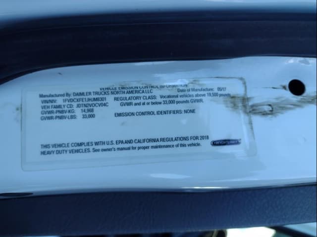 Image of Freightliner M2 106 equipment image 4