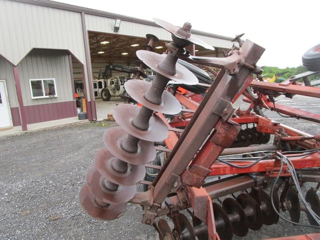 Image of International Harvester 496 equipment image 2