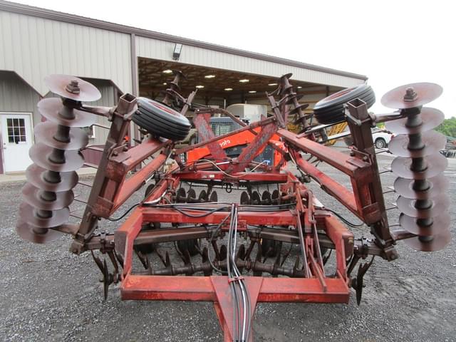 Image of International Harvester 496 equipment image 1