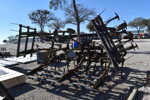 Image of John Deere 960 equipment image 3