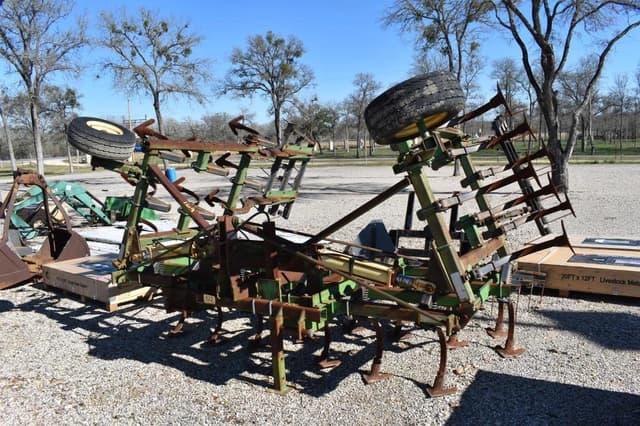 Image of John Deere 960 equipment image 1