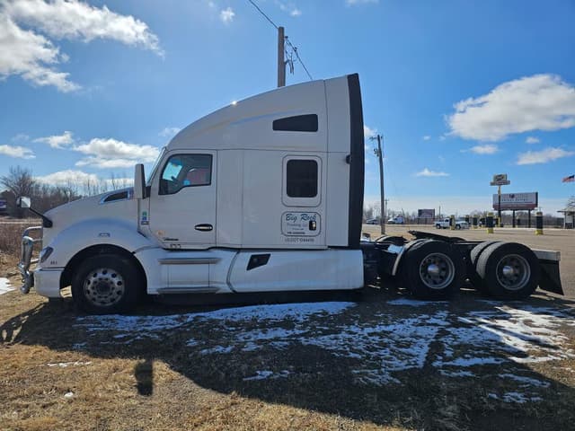 Image of Kenworth T680 equipment image 1