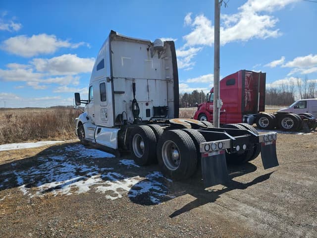 Image of Kenworth T680 equipment image 2