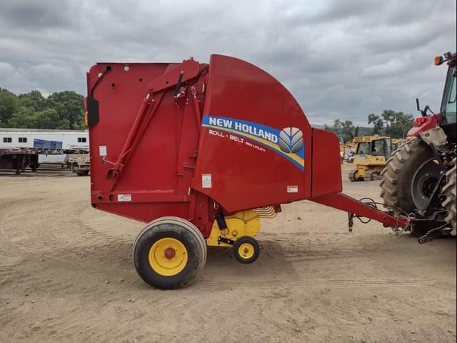 Image of New Holland RB450 equipment image 2