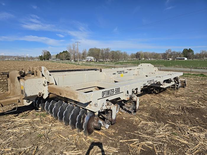 2004 One Pass Tillage Optimizer 5000 Equipment Image0