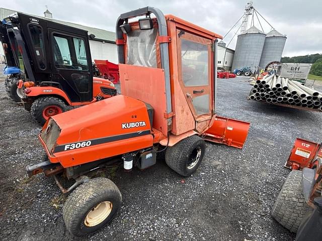 Image of Kubota F3060 equipment image 3