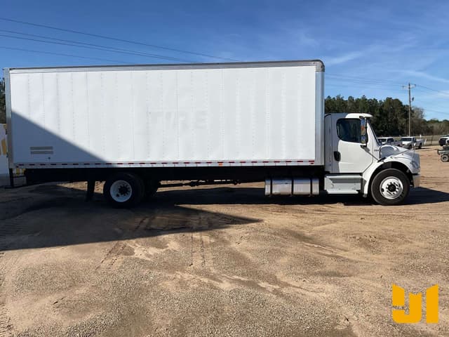 Image of Freightliner M2 equipment image 3