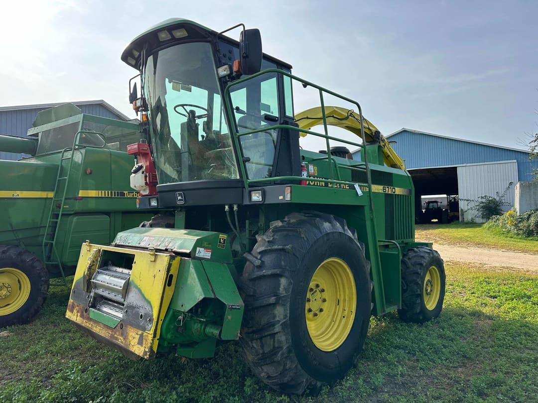 Image of John Deere 6710 Primary image