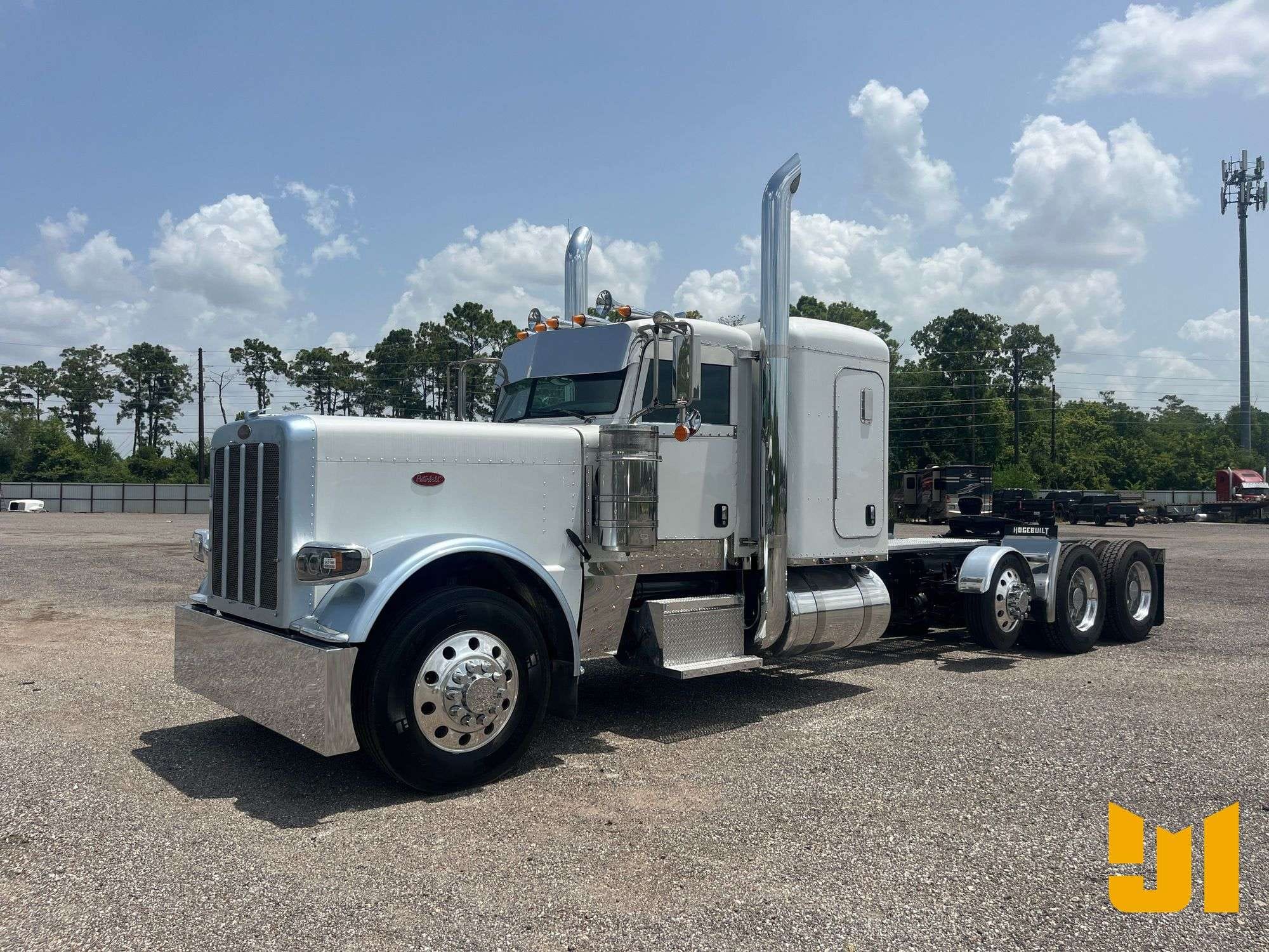 2014 Peterbilt 389 Equipment Image0