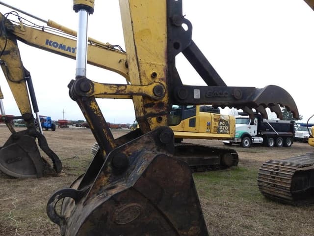 Image of Komatsu PC300LC-6 equipment image 2