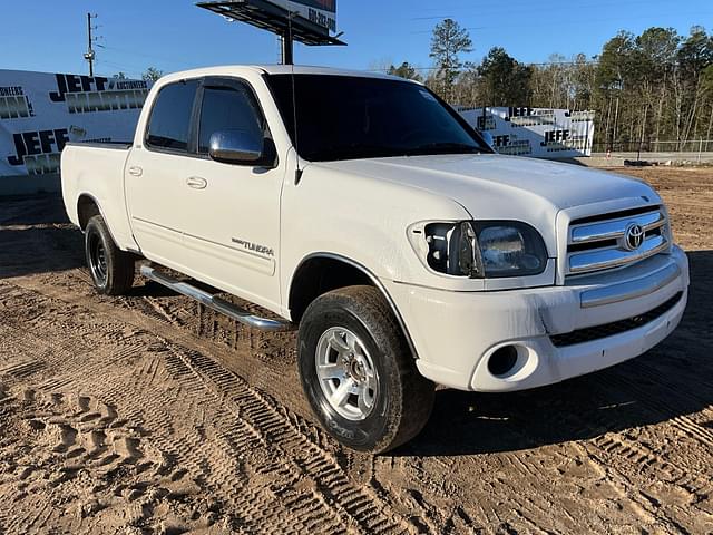 Image of Toyota Tundra SR5 equipment image 2