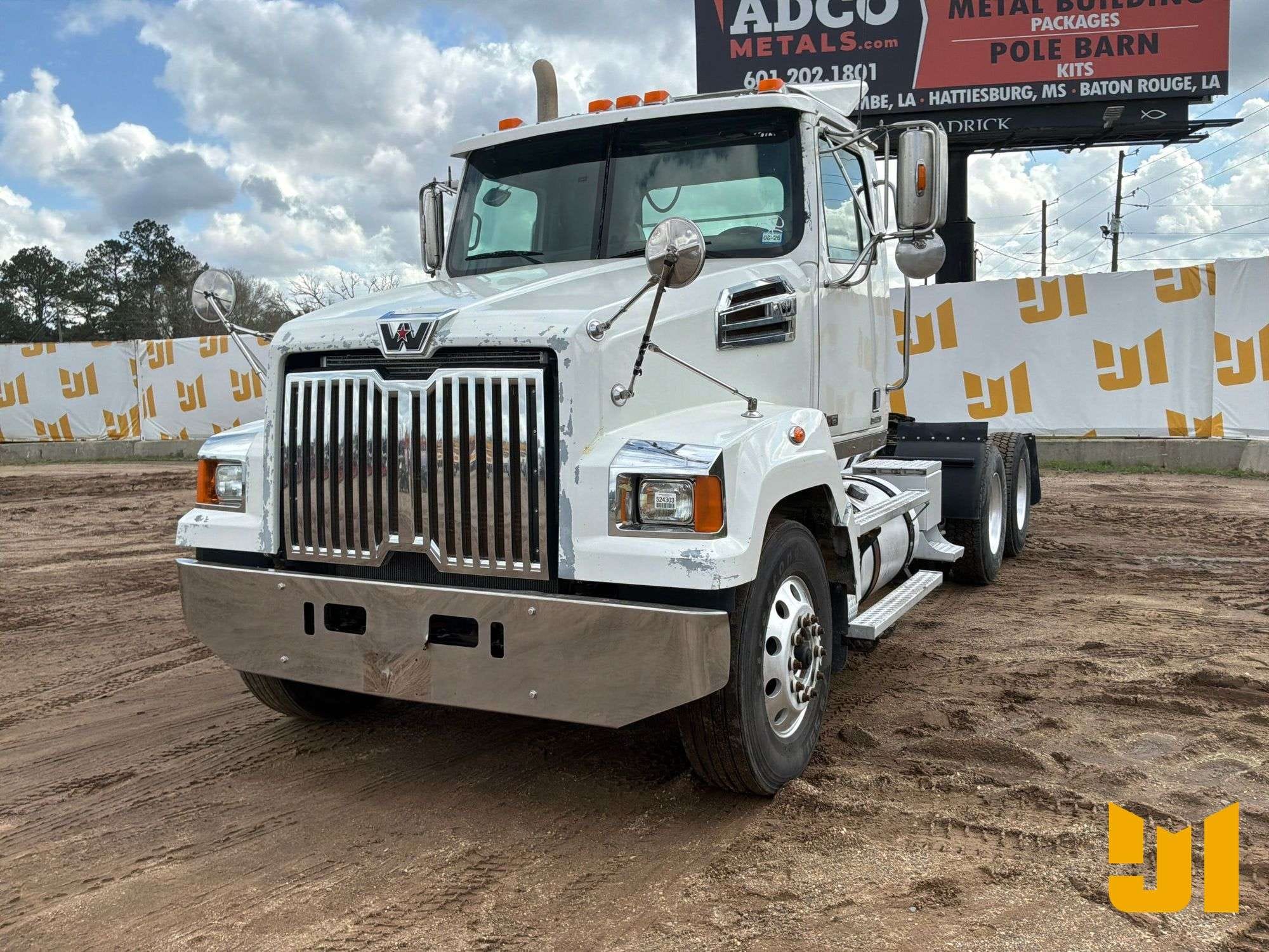 2020 Western Star 4700SF Equipment Image0