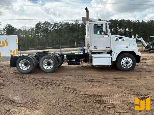 Image of Western Star 4700SF equipment image 3