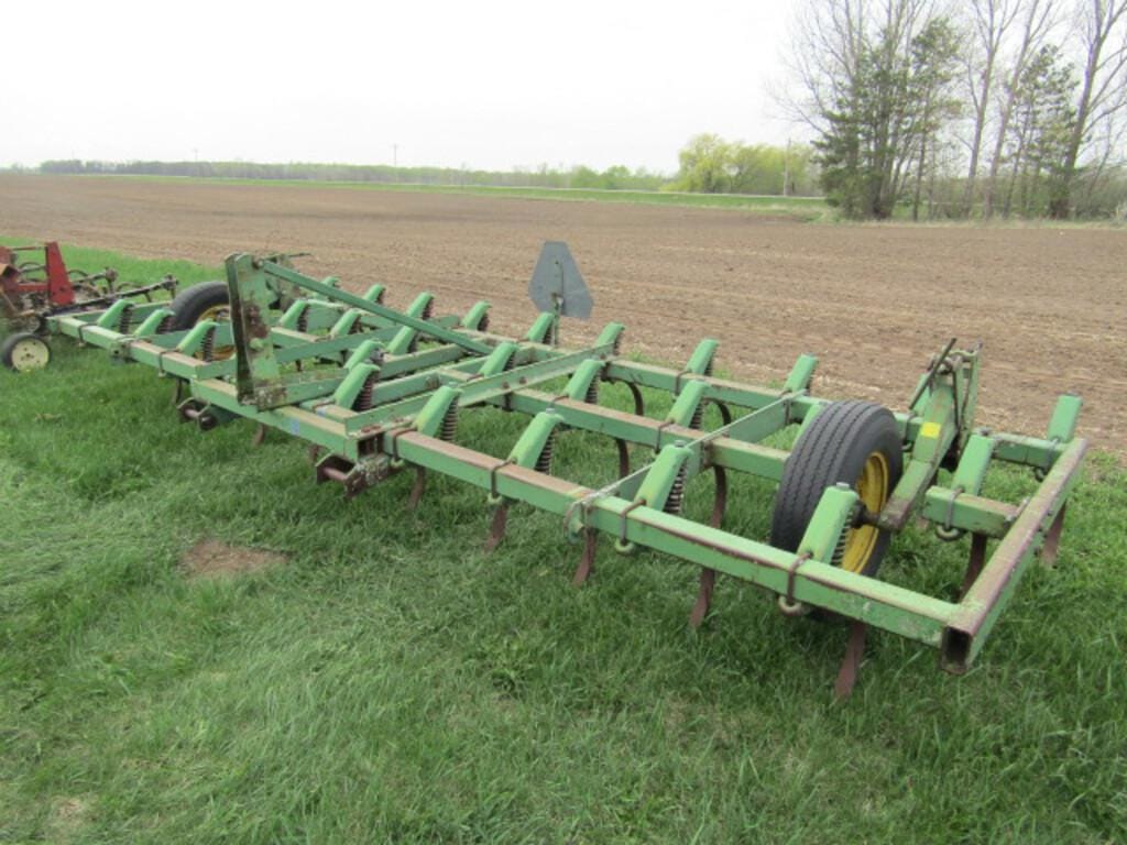 Main image John Deere 1100