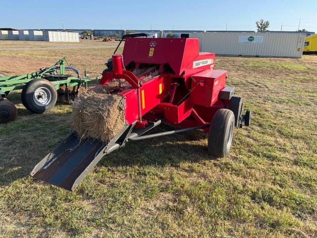 Image of Massey Ferguson 1838 equipment image 3