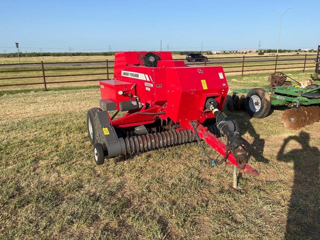 Image of Massey Ferguson 1838 Primary image