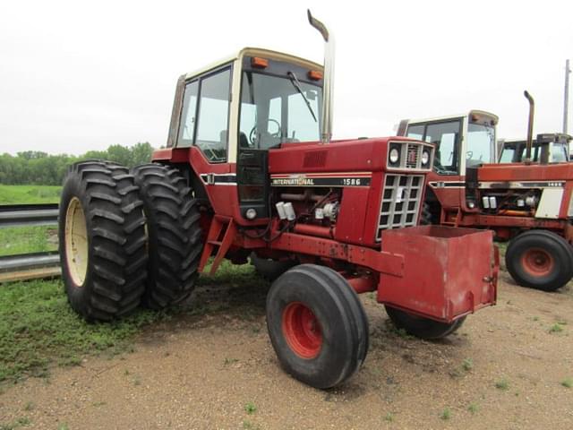 Image of International Harvester 1586 equipment image 2