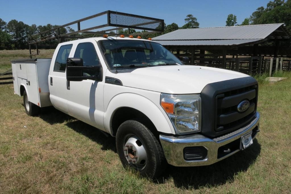 2016 Ford F-350 Equipment Image0