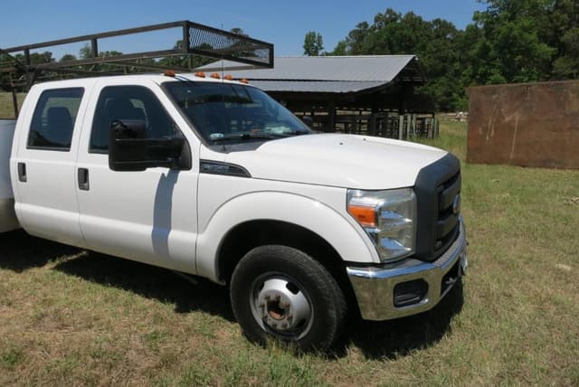 Image of Ford F-350 equipment image 2