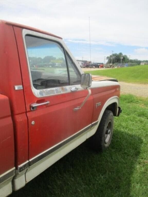 Image of Ford F-150 equipment image 3