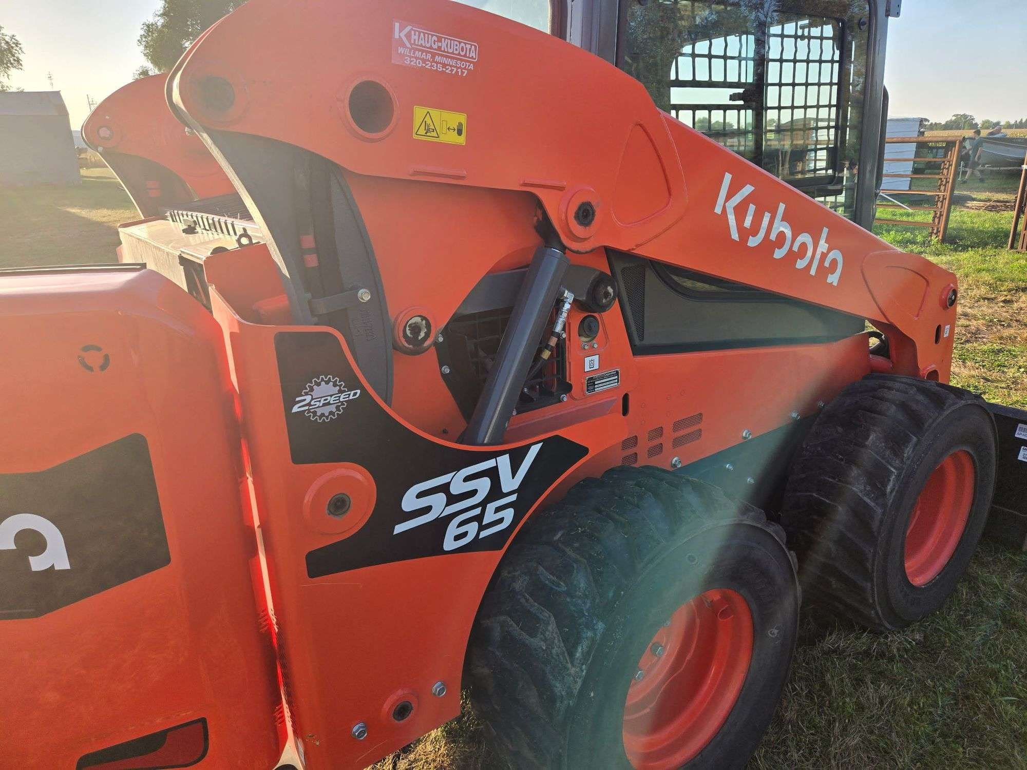 Kubota SSV65 Equipment Image0