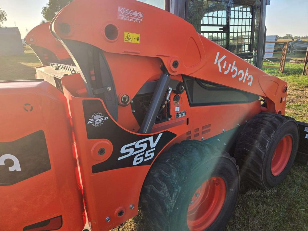 Image of Kubota SSV65 Primary image