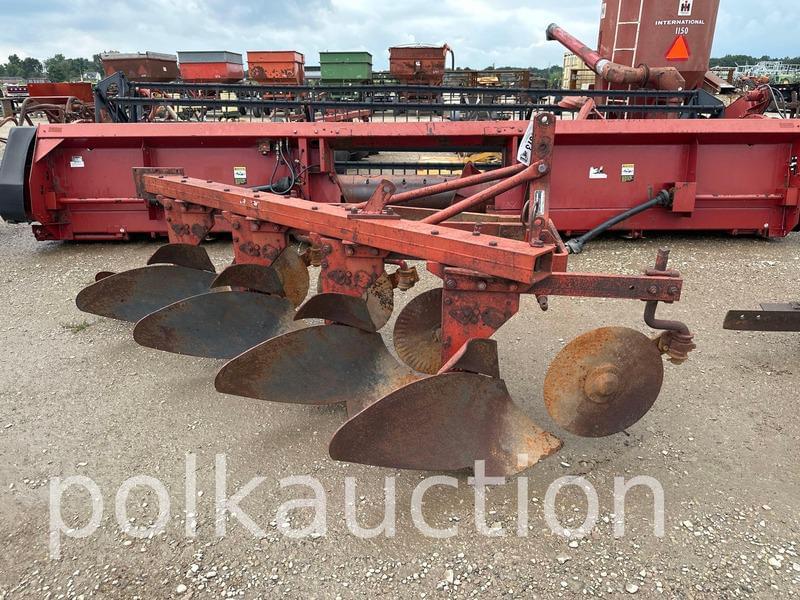 Image of Massey Ferguson 82 Primary image